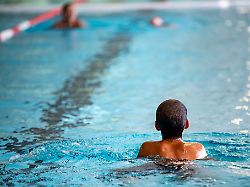 Sachsen: Hallenbäder: Dresden wird teurer, Chemnitz und Leipzig nicht