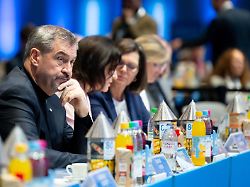 "Die EU-Pflicht nervt": CSU fordert Ende der befestigten Flaschendeckel