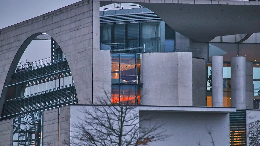 Berlin-Deutschland-Bundeskanzleramt-Koalitionsausschuss-Das-Gebaeude-am-Nachmittag-in-der-Aussenansicht