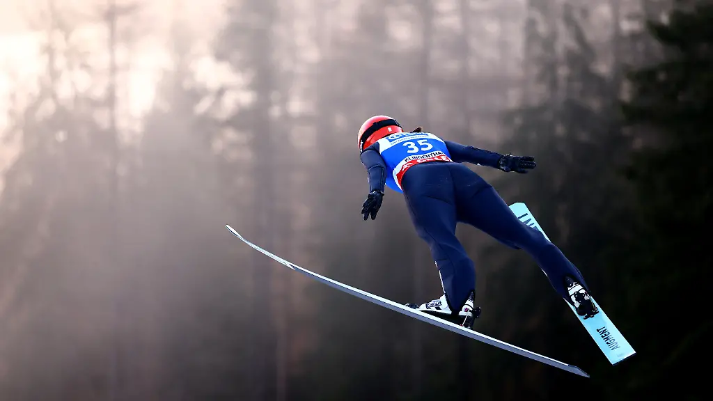 Ski-Jumping-FIS-Ski-Jumping-World-Cup-Klingenthal-Germany-December-13-2025-Germany-s-Selina-Freitag-in-action-during-the-first-round-REUTERS-Lisi-Niesner