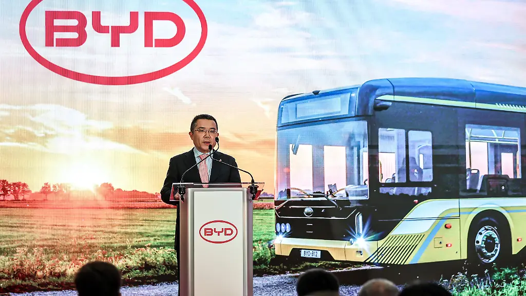 250627-KOMAROM-June-27-2025-Xinhua-Chinese-Ambassador-to-Hungary-Gong-Tao-addresses-the-foundation-stone-laying-ceremony-for-the-expansion-of-the-BYD-plant-in-Komarom-northern-Hungary-June-27-2025-Chinese-new-energy-vehicle-NEV-manufacturer-BYD-laid-the-foundation-stone-on-Friday-for-the-expansion-of-its-electric-bus-and-truck-plant-in-Komarom-northern-Hungary-marking-a-significant-step-in-the-company-s-European-growth-strategy-The-investment-includes-the-development-of-a-new-29-000-square-meter-production-facility-expected-to-generate-over-600-new-jobs-in-the-region