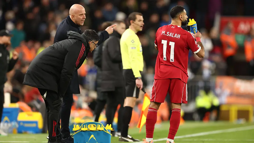 Arne-Slot-Manager-of-Liverpool-gives-instruction-to-Mohamed-Salah-of-Liverpool-Liverpool-v-Brighton-and-Hove-Albion-Premier-League-Football-Anfield-Liverpool-UK-13-Dec-2025Liverpool-Anfield-United-Kingdom-EDITORIAL-USE-ONLY-No-use-with-unauthorised-audio-video-data-fixture-lists-club-league-logos-or-live-services-Online-in-match-use-limited-to-120-images-no-video-emulation-No-use-in-betting-games-or-single-club-league-player-publications