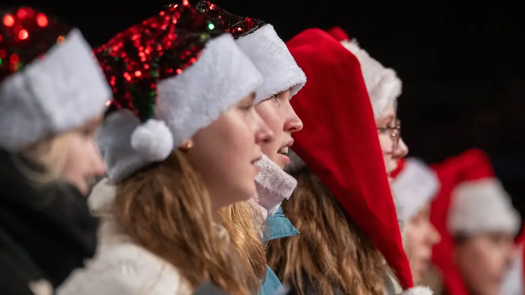 In-Rostock-findet-das-traditionelle-Weihnachtssingen-statt