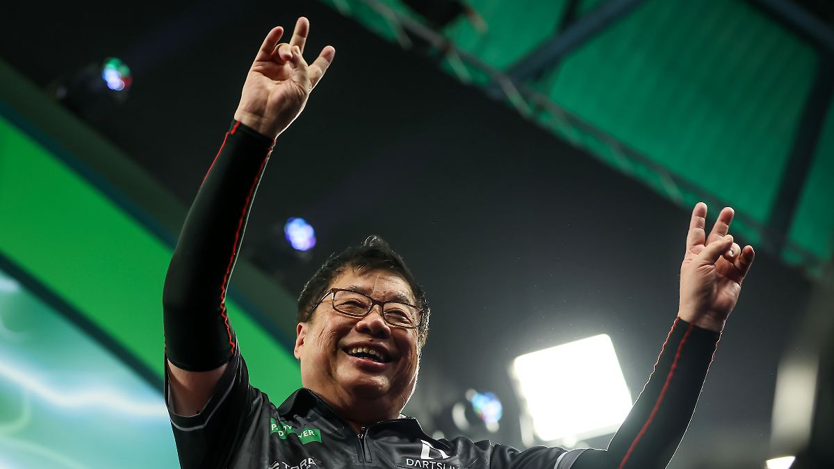 Paul-Lim-kommt-weiter-71-Jahre-alter-Darts-Opa-schafft-bei-WM-das-Unfassbare