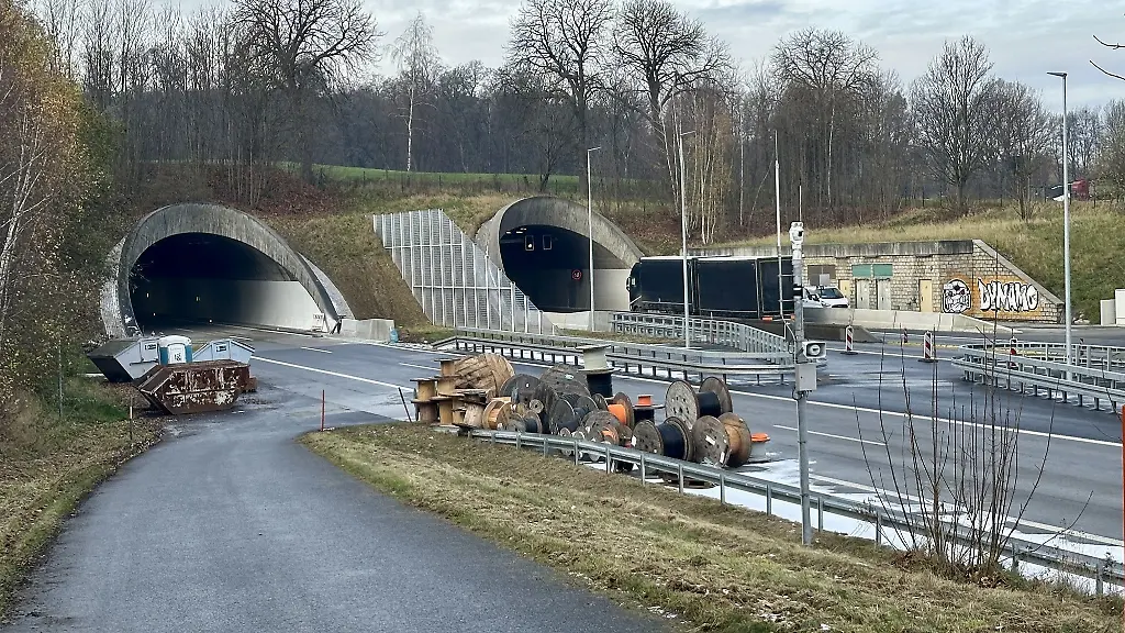 Im-Maerz-2024-begannen-im-A4-Tunnel-Koenigshainer-Berge-umfassende-Sanierungsarbeiten