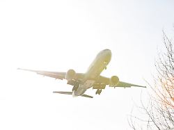 Notsituation über Washington: Boeing 777 muss nach Triebwerksausfall notlanden