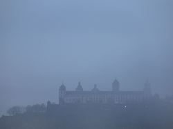 Bayern: Nebel und Frost sorgen in Bayern für trüben Wochenstart