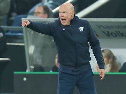 Trener Bochuma Uwe Rösler kritiziral navijače po prekinitvi tekme zaradi izgredov