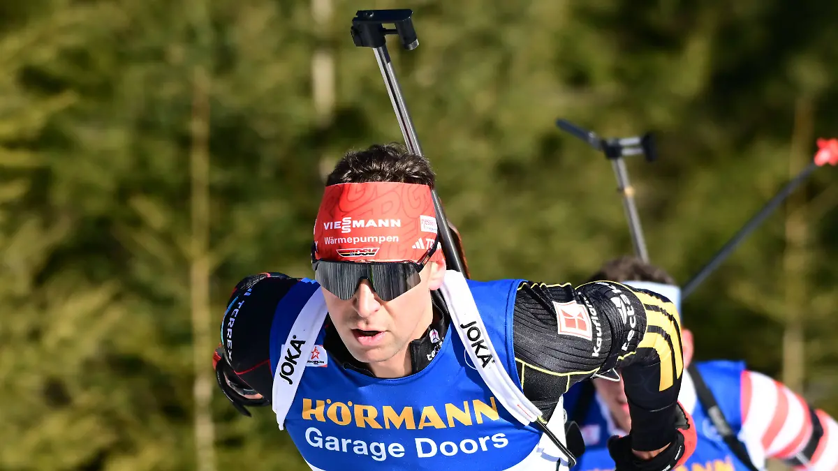 BIATHLON-NAWRATH-Philipp-GER-bei-der-4x7-5-km-Staffel-der-Herren-waehrend-des-BMW-IBU-World-Cup-Biathlon-Hochfilzen-am-14-12-2025-Oesterreich-Tirol-Hochfilzen-Biathlon-Stadion-Tirol-Oesterreich-BIATHLON-NAWRATH-Philipp-GER-in-the-mens-4x7