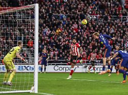 NUFC-Pleite im Tyneside-Derby: DFB-Star Woltemade köpft "bizarres" Eigentor