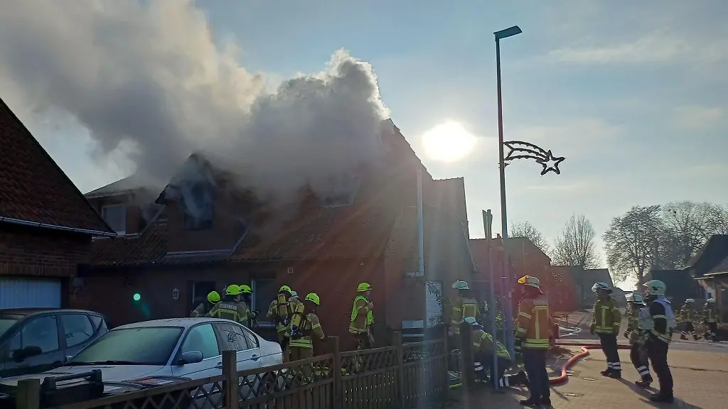 Bei-einem-Brand-sind-sechs-Menschen-verletzt-worden