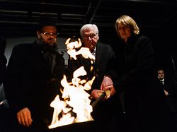 Chanukka am Brandenburger Tor: Berliner Rabbiner erinnert an in Sydney getöteten Freund