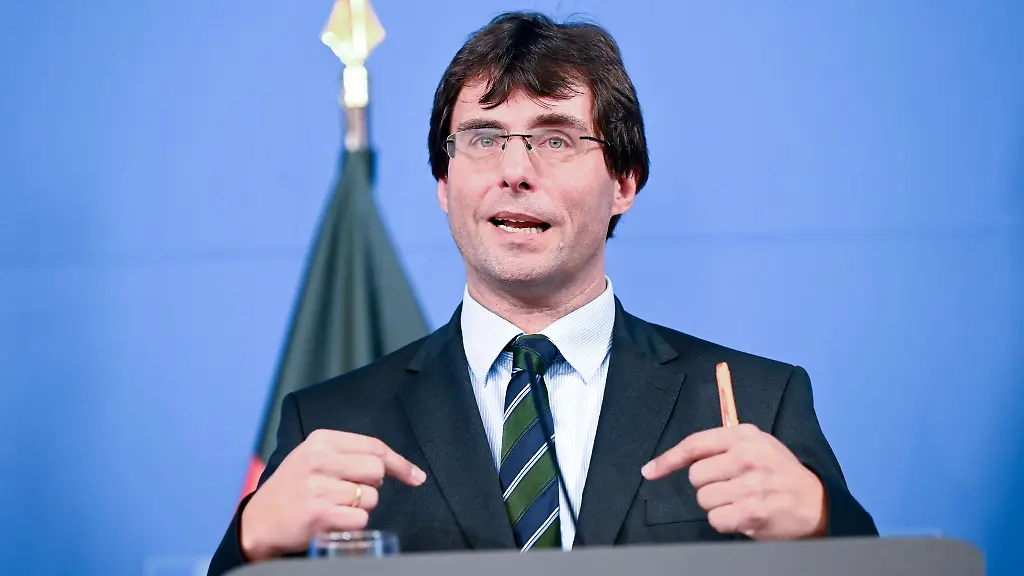 NRW-Finanzminister-Marcus-Optendrenk-CDU-laesst-auch-dieses-Jahr-vor-Weihnachten-Frieden-beim-Fiskus-einkehren-Archivfoto