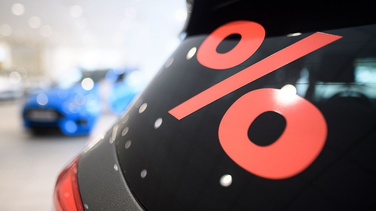 Viel-sparen-beim-Autokauf-Vorf-hr-und-Jahreswagen-das-sind-die-Vor-und-Nachteile