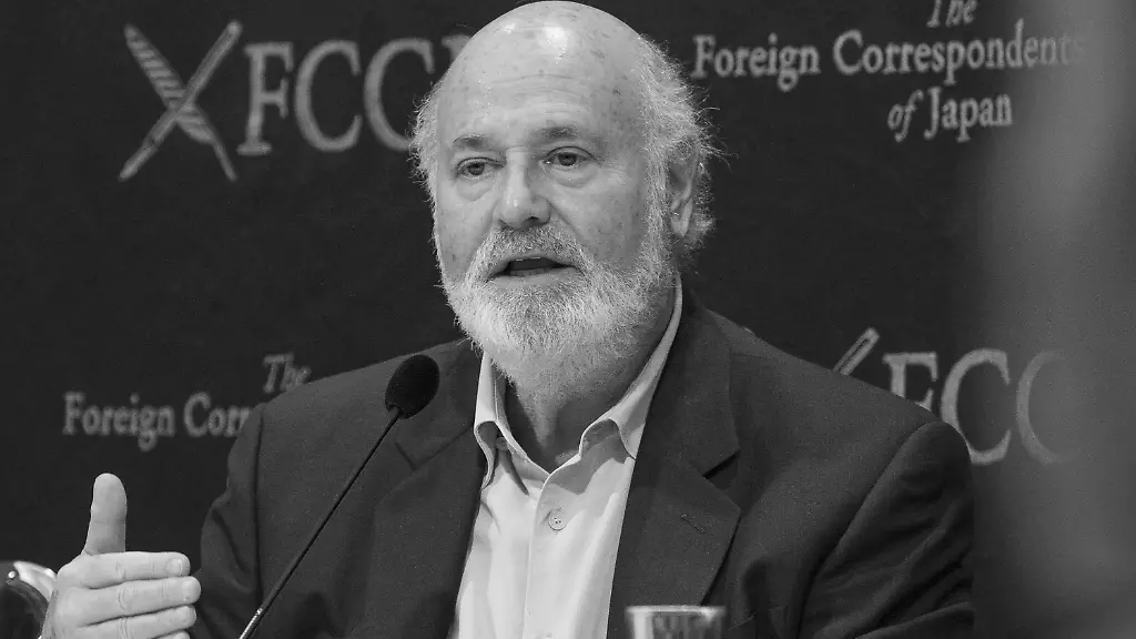 ARCHIV-01-02-2019-Japan-Tokio-Der-amerikanische-Schauspieler-Regisseur-und-Produzent-Rob-Reiner-spricht-waehrend-einer-Pressekonferenz-zur-Vorstellung-seines-Films-Shock-and-Awe-im-The-Foreign-Correspondents-Club-of-Japan-FCCJ-Regisseur-Rob-Reiner-und-seine-Frau-Michele-Singer-wurden-tot-aufgefunden