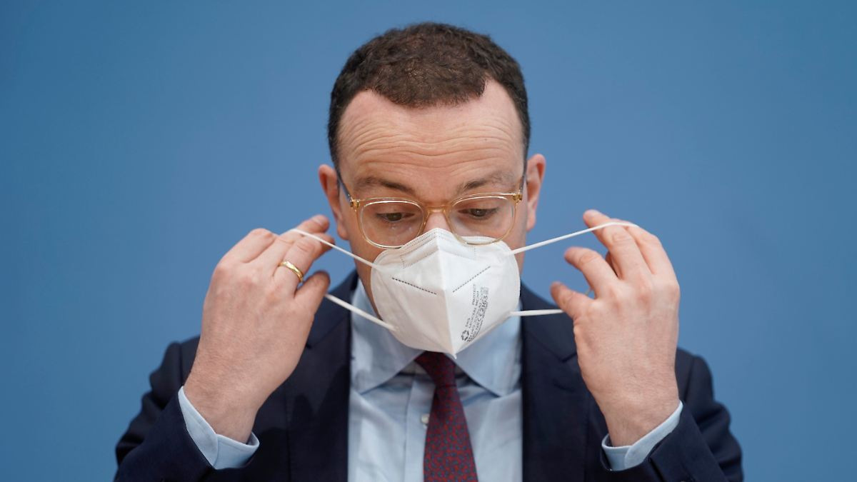 -Lieber-Geld-als-Menschenleben-Spahn-verteidigt-Maskenk-ufe-w-hrend-Corona-Pandemie