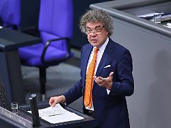 Rechtsextremismus im Parlament: AfD-Abgeordneter wegen Hitlergruß im Bundestag angeklagt