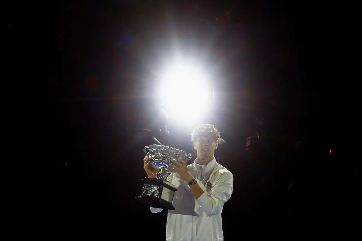 Tennis-Australian-Open-Melbourne-Park-Melbourne-Australia-January-26-2025-Italy-s-Jannik-Sinner-poses-with-the-trophy-after-winning-the-final-against-Germany-s-Alexander-Zverev-REUTERS-Kim-Kyung-Hoon-TPX-IMAGES-OF-THE-DAY-SEARCH-REUTERS-BEST-SPORTS-2025-FOR-THIS-STORY-SEARCH-REUTERS-YEAR-END-FOR-ALL-2025-YEAR-END-GALLERIES