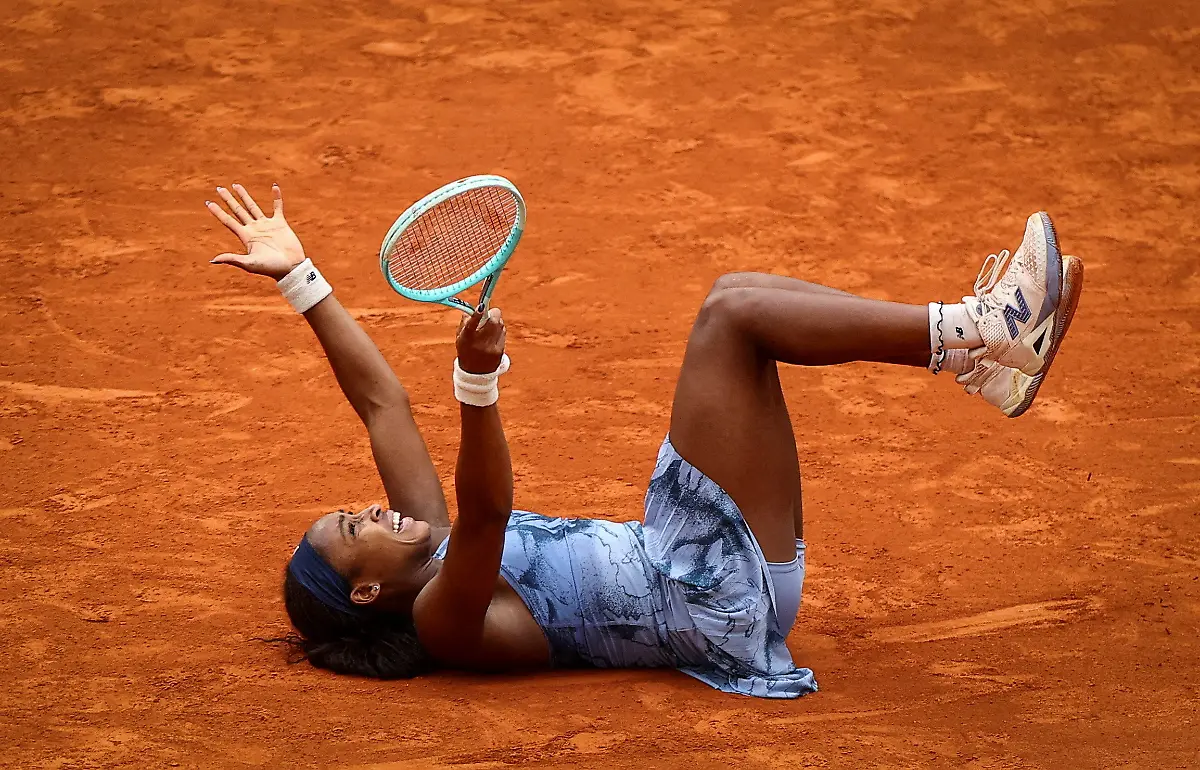 Tennis-French-Open-Roland-Garros-Paris-France-June-7-2025-Coco-Gauff-of-the-U-S-celebrates-after-winning-the-women-s-singles-final-against-Belarus-Aryna-Sabalenka-REUTERS-Lisi-Niesner-TPX-IMAGES-OF-THE-DAY-SEARCH-REUTERS-BEST-SPORTS-2025-FOR-THIS-STORY-SEARCH-REUTERS-YEAR-END-FOR-ALL-2025-YEAR-END-GALLERIES