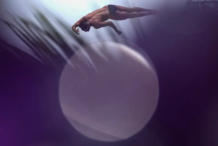 High-Diving-World-Aquatics-Championships-Men-27m-Semifinals-Sentosa-Island-Singapore-July-25-2025-Scott-Lazeroff-of-the-U-S-in-action-REUTERS-Edgar-Su-TPX-IMAGES-OF-THE-DAY-SEARCH-REUTERS-BEST-SPORTS-2025-FOR-THIS-STORY-SEARCH-REUTERS-YEAR-END-FOR-ALL-2025-YEAR-END-GALLERIES