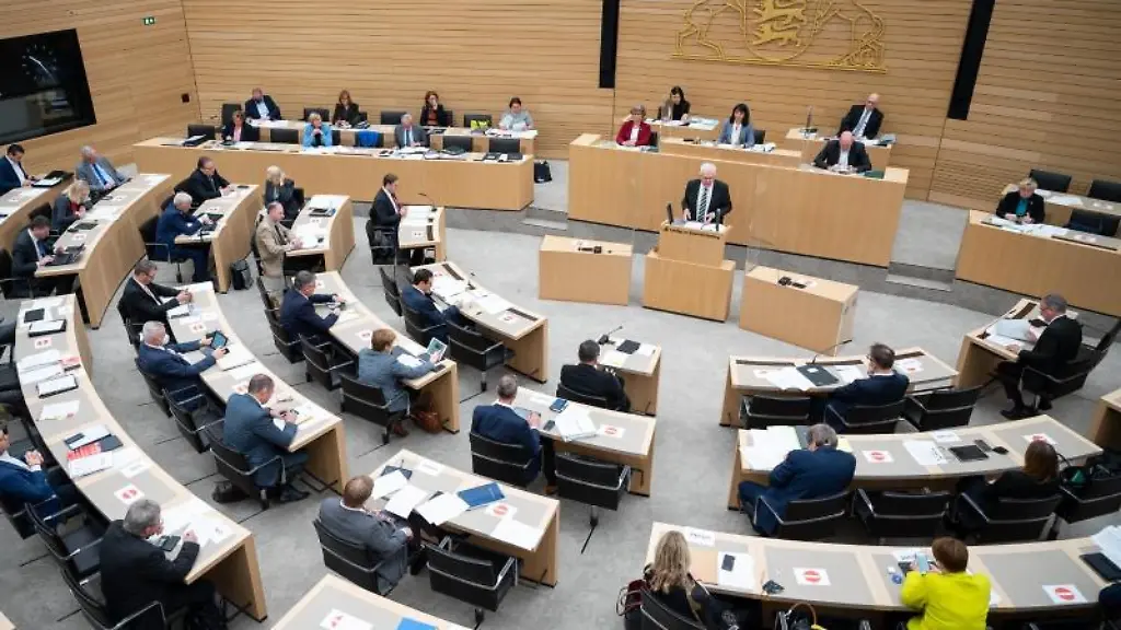 Blick-in-den-Landtag-von-Baden-Wuerttemberg