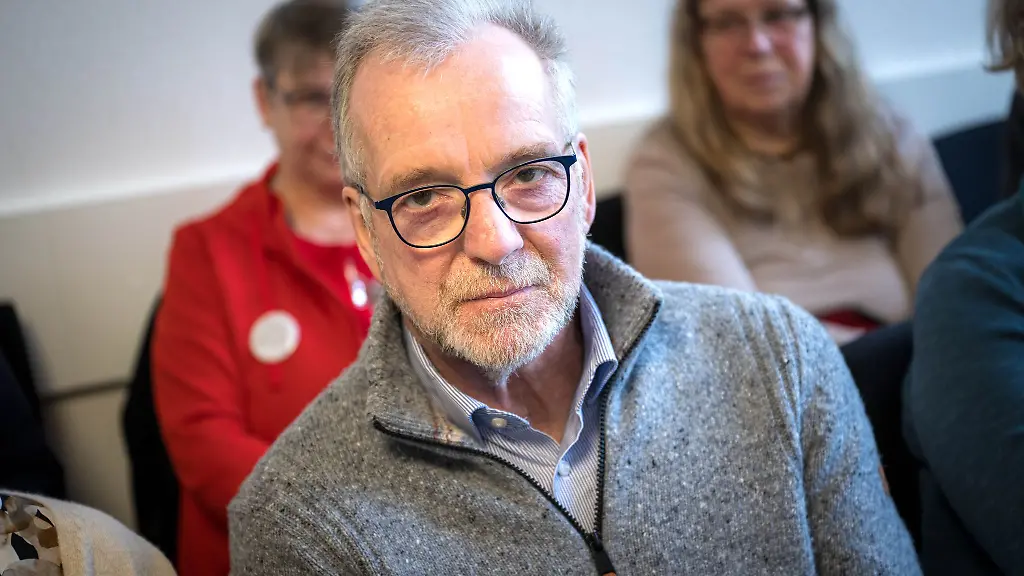 Kuehme-hatte-in-einem-Zeitungsinterview-gesagt-die-AfD-verdrehe-Wahrheiten-und-verbreite-Luegen-um-Unsicherheiten-und-Aengste-in-der-Bevoelkerung-zu-schueren