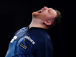 Menzies prügelt auf Tisch ein: Das ist der heftigste Ausraster in der Geschichte der Darts-WM