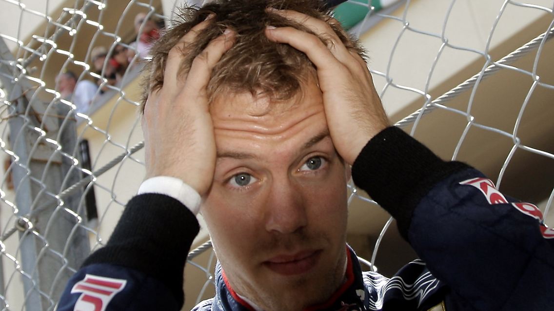 Nicht sein Rennen: Sebastian Vettel hatte erst Probleme mit den Reifen. Dann setzte er seinen Boliden in den Reifenstapel.