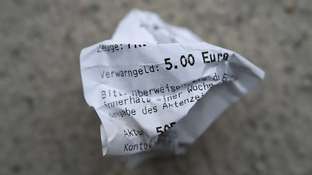 Zerknuelltes-Knoellchen-eine-Pruefung-auf-Echtheit-lohnt-sich