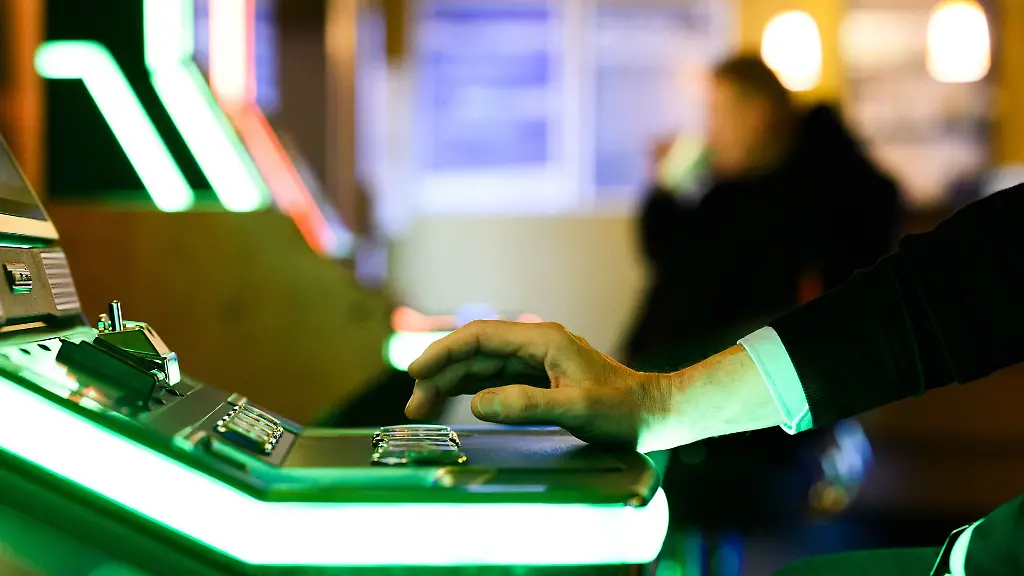 Wo-bisher-zwei-Spielhallen-unter-einem-Dach-betrieben-werden-darf-bald-nur-noch-eine-bleiben