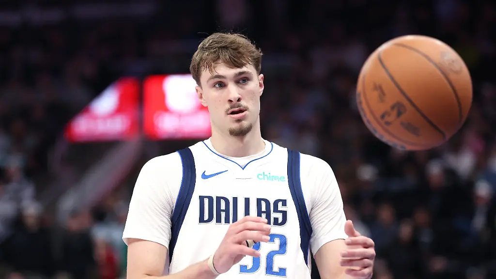 Dec-15-2025-Salt-Lake-City-Utah-USA-Dallas-Mavericks-forward-Cooper-Flagg-32-reacts-after-a-play-against-the-Utah-Jazz-during-the-second-half-at-Delta-Center