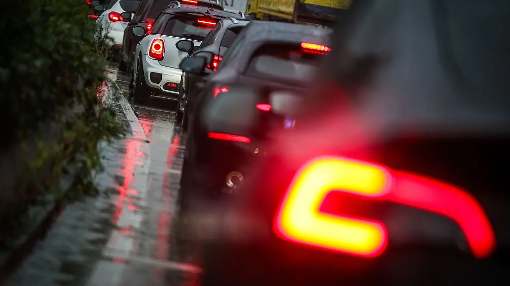 In-Hessen-sollen-vor-allem-die-A3-A5-und-A7-von-Stau-betroffen-sein