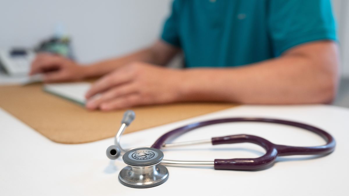 Osteoporose-Risiko anders prüfen: Stiftung Warentest rät von Knochendichtemessung auf eigene Kosten ab