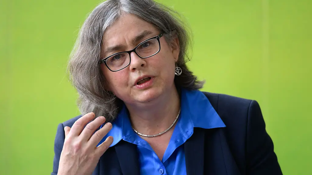 Umweltbuergermeister-Eva-Jaehnigen-Gruene-kuendigte-vollumfaengliche-Informationen-zu-den-weiteren-Untersuchungsergebnissen-nach-dem-PFAS-Fund-an