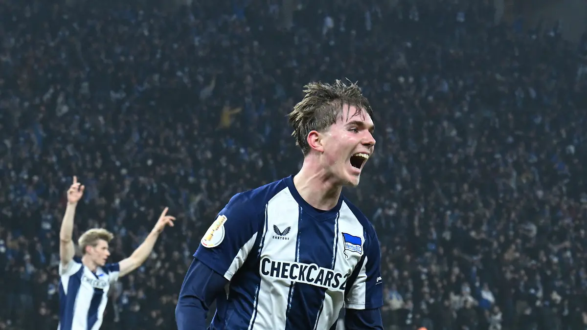 Soccer-Football-DFB-Cup-Round-of-16-Hertha-Berlin-v-Kaiserslautern-Olympiastadion-Berlin-Germany-December-2-2025-Hertha-Berlin-s-Kennet-Eichhorn-celebrates-scoring-their-third-goal-REUTERS-Annegret-Hilse-DFB-REGULATIONS-PROHIBIT-ANY-USE-OF-PHOTOGRAPHS-AS-IMAGE-SEQUENCES-AND-OR-QUASI-VIDEO