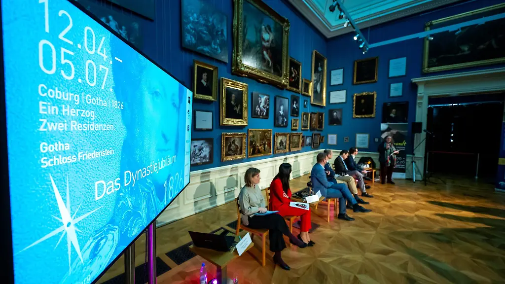 Im-Herzoglichen-Museum-informierten-Vertreter-der-Friedenstein-Stiftung-Gotha-ueber-die-Plaene-fuer-2026
