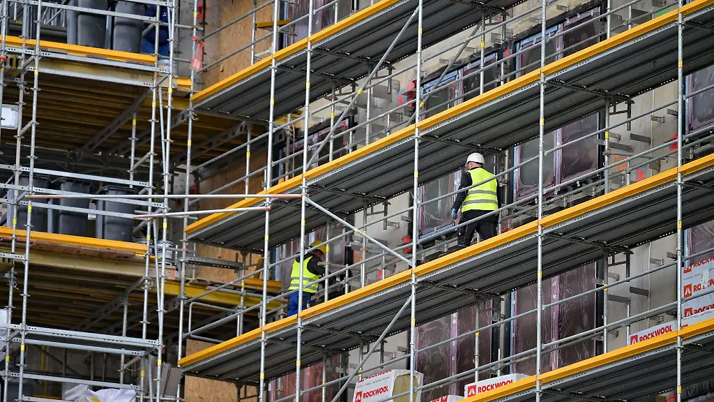 Staatliche-Baumassnahmen-sollen-beschleunigt-werden