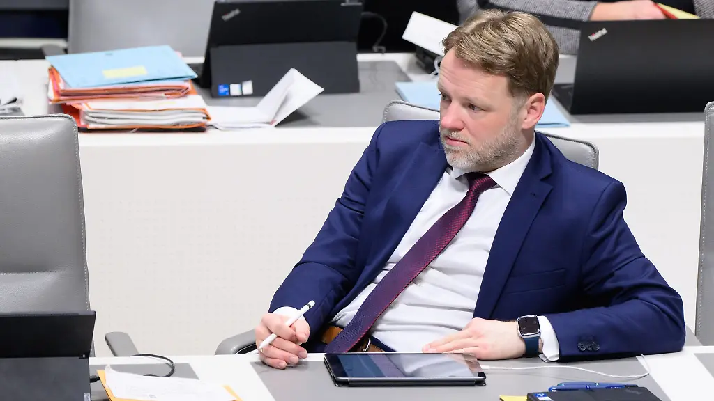 Finanzminister-Heere-sieht-in-den-gelockerten-Schuldenregeln-eine-Zeitenwende