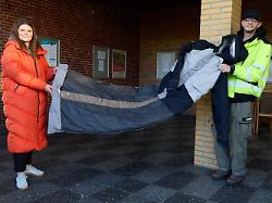 Lebensrettende Doppelfunktion: Niederländer erfindet Schlafsack-Jacke für Obdachlose