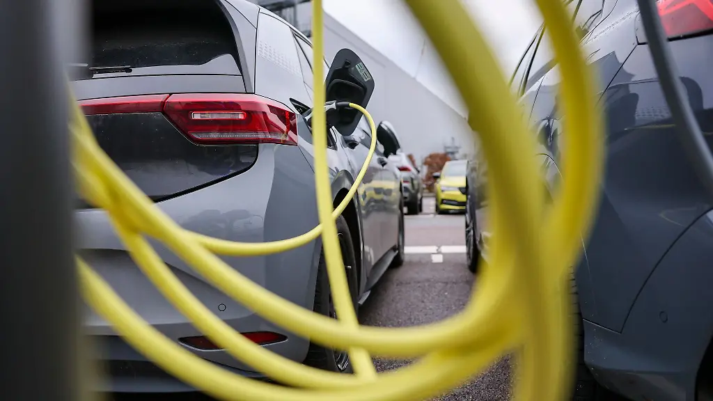 Sicherheit-hat-ihren-Preis-Zertifizierte-Ladekabel-von-Markenherstellern-bieten-deutlich-hoehere-Sicherheit-als-No-Name-Produkte-aus-Fernost