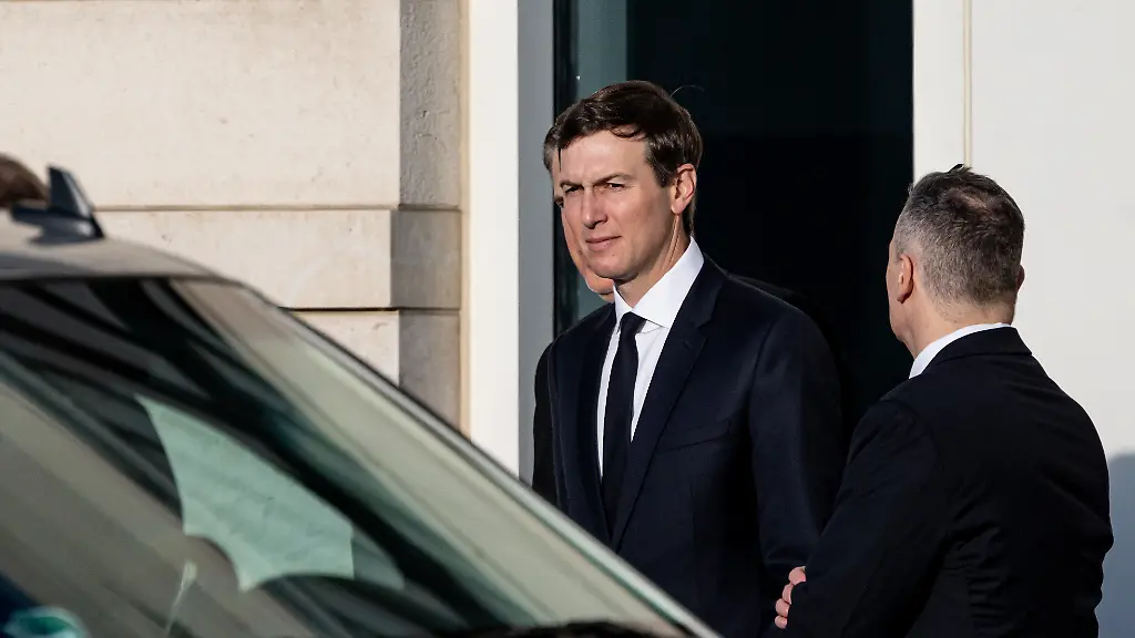 Jared-Kushner-Schwiegersohn-von-US-Praesident-Trump-kommt-aus-der-Amerikanischen-Botschaft
