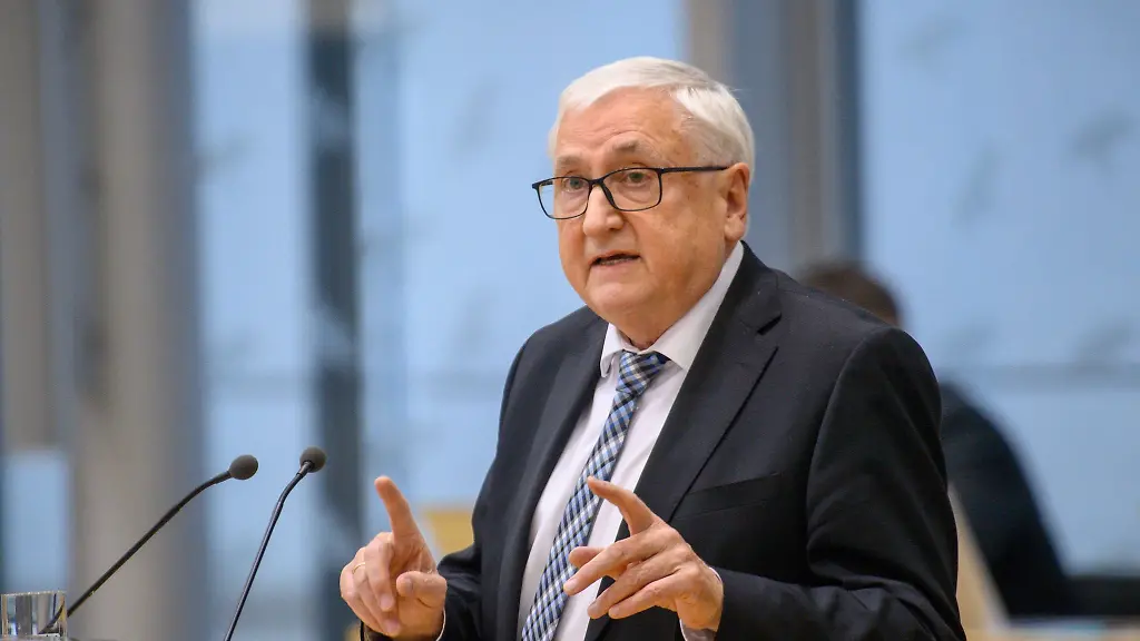 Verteidigt-das-Vorgehen-des-Landes-Finanzminister-Michael-Richter-CDU