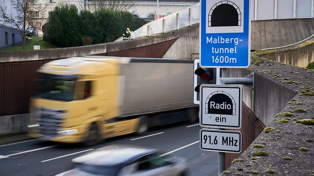 Der-Landesbetrieb-Mobilitaet-Rheinland-Pfalz-LBM-errichtet-aktuell-am-Standort-Koblenz-eine-moderne-Tunnel-und-Verkehrszentrale-TVZ
