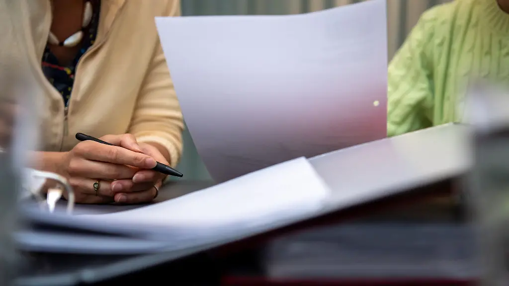 Schutz-der-Erbeninteressen-Nachlassgerichte-muessen-bei-Genehmigungen-pruefen-ob-Massnahmen-den-Interessen-aller-Erben-entsprechen