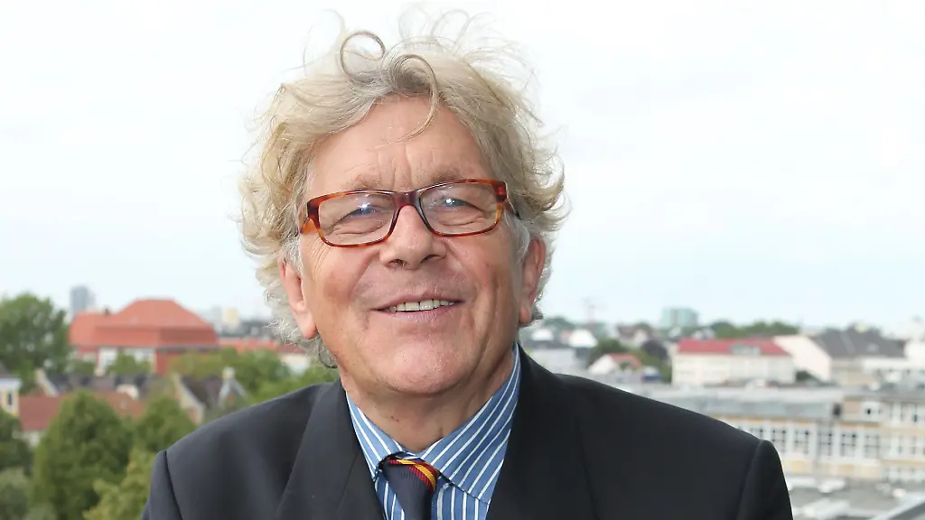 Tommi-Piper-Der-deutsche-Schauspieler-Synchronsprecher-und-Saenger-bei-der-Vorstellung-zweier-neuer-Kinder-Fernsehformate-des-Bayerischen-Rundfunks-am-16-08