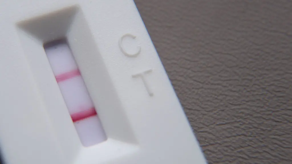 Weil-er-nicht-gemachte-Corona-Tests-im-Umfang-von-etwa-220-000-Euro-abgerechnet-hat-ist-ein-Angeklagter-in-Augsburg-zu-einer-Bewaehrungsstrafe-verurteilt-worden