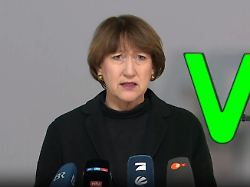 Hildegard Müller: Autoindustrie lässt kein gutes Haar an Verbrenner-Plan