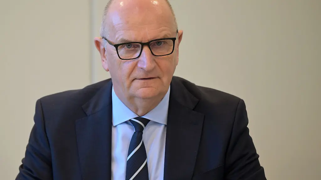 Eine-Minderheitsregierung-bedeutet-bei-jedem-einzelnen-Vorhaben-erpressbar-zu-sein-so-der-Ministerpraesident