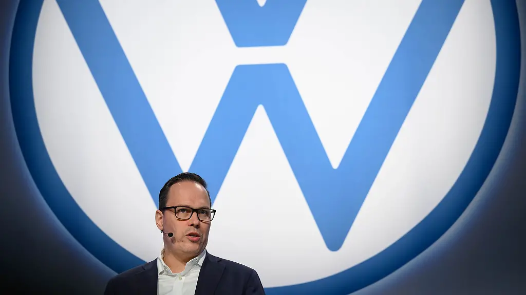 Sachsens-Wirtschaftsminister-Dirk-Panter-warnt-vor-einer-Abkehr-vom-bisherigen-Kurs-beim-geplanten-EU-Verbrenner-Aus-ab-2035