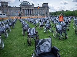 Ansteckung am Arbeitsplatz: Gericht spricht Frau mit Chronischem Fatigue-Syndrom Rente zu